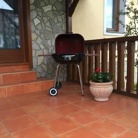 Rekreacny Domcek A - Pri Potoku Velicna